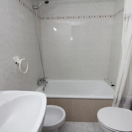 Bond * Lloret de Mar